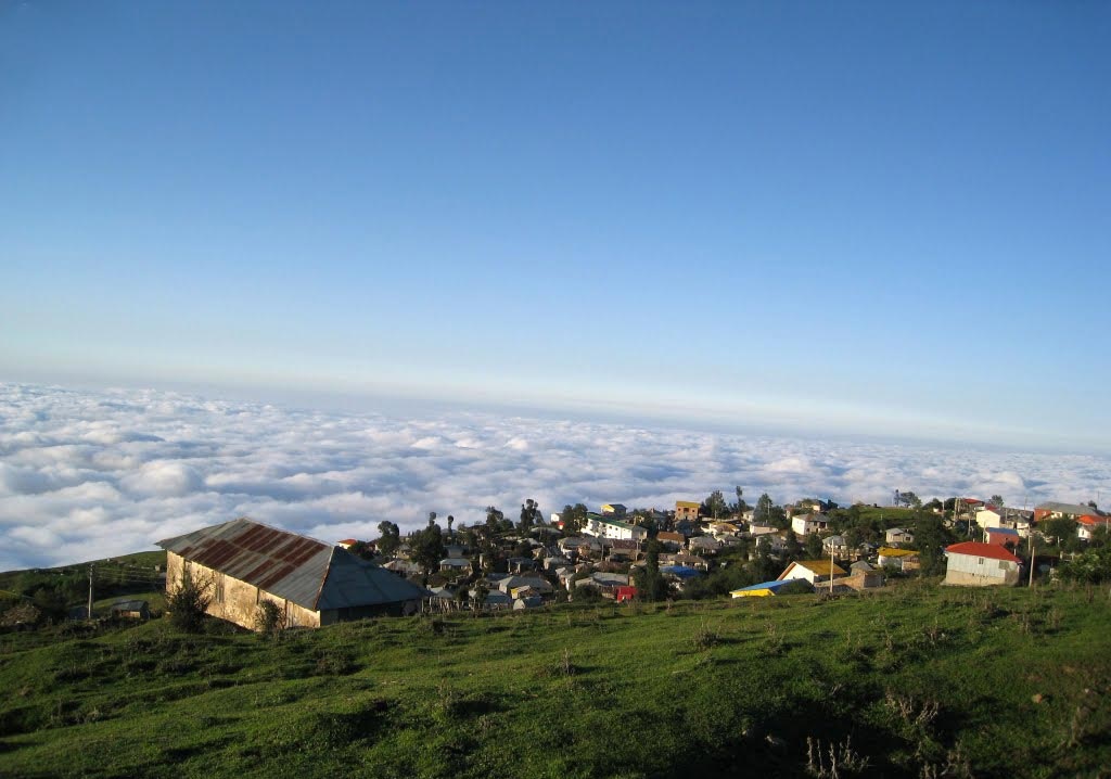 فیلبند روستایی در دل ابرها